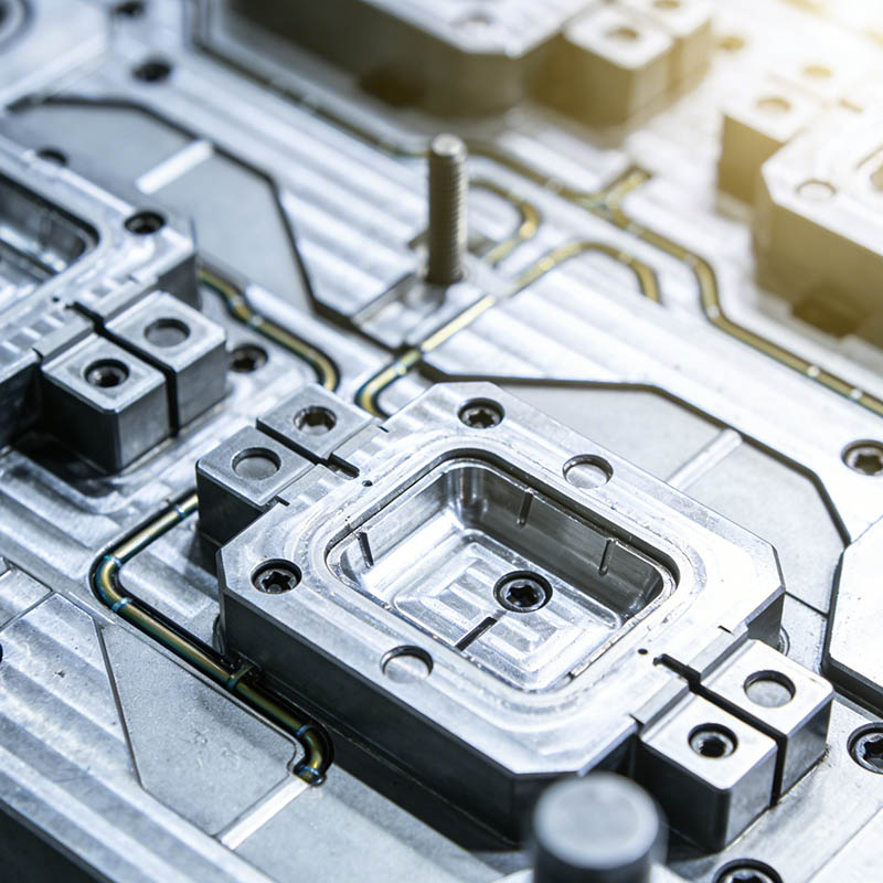 小型家電製品の精密構造部品金型